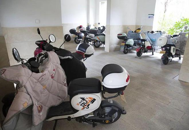 四川加强高层住宅防火再次明确这些公共区域禁停电动自行车(图2)