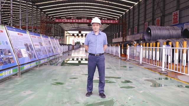邱志雄：23年扎根公路建设一线研发全国十大首创技术(图1)