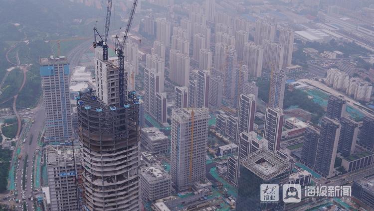 对线后“云端驾驶员”:每天需要徒手攀爬50米8小时只敢喝半瓶水(图1)