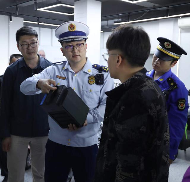 “蓝朋友”+上海开展电动自行车第一次集中夜查行动重点检查五项内容(图4)