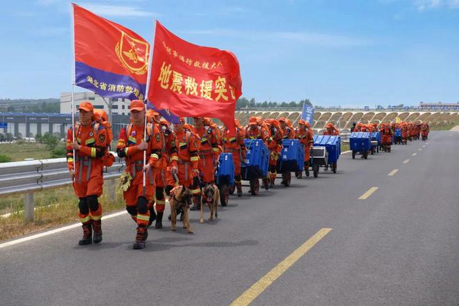 实兵！实装！实战景！“砺剑荆楚•2024”跨区域实景实战综合演练在随州开练(图1)