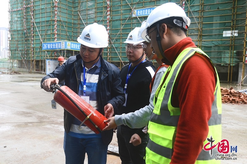 广安区：转作风强化巡查筑牢建筑施工安全防线(图2)